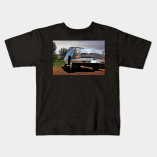 volga, russian classic car - GAZ 21 Kids T-Shirt